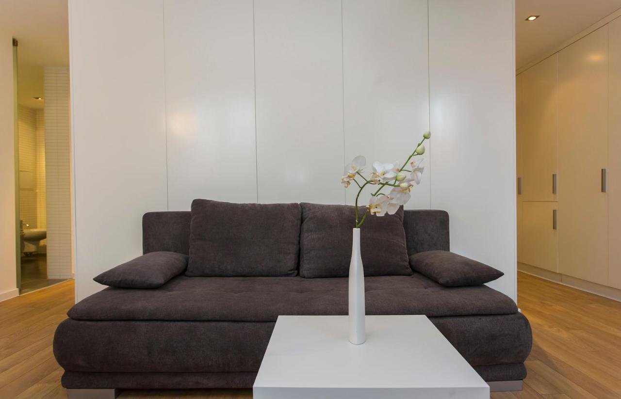 Modern In The Center Apartment