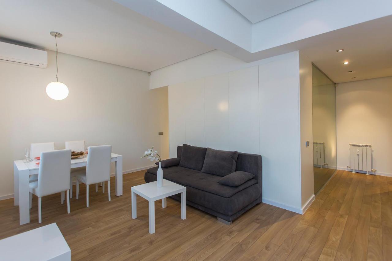 Modern In The Center Apartment *